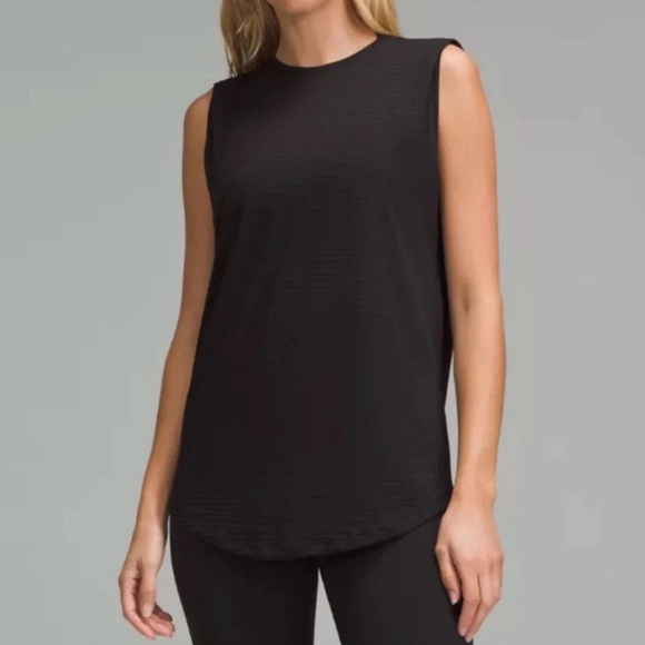 NWT - Lululemon - ‘Brunswick Muscle Tank *Sheer Stripe’ - Black - Size 4 - Picture 8 of 9